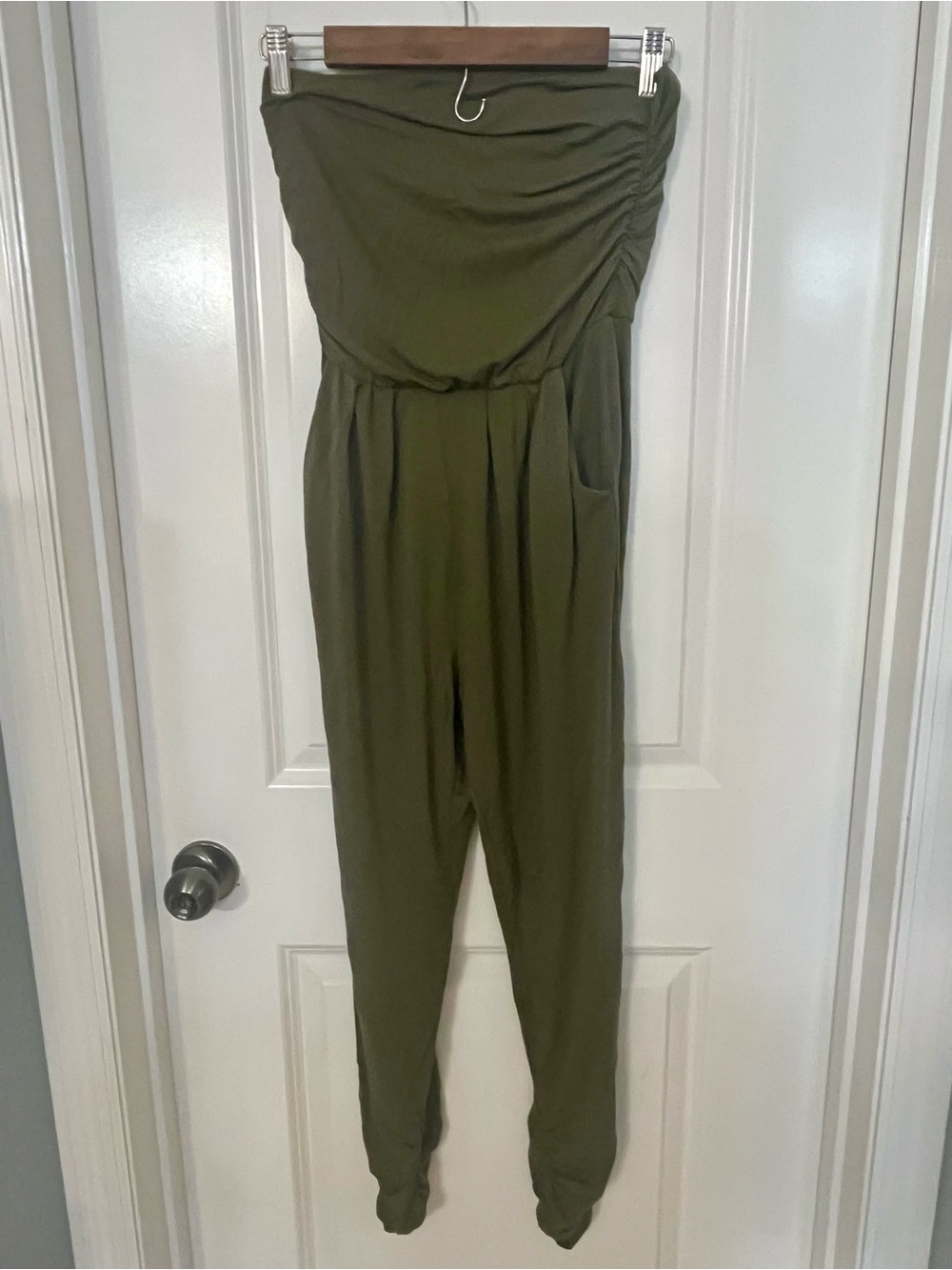 Altar'd State khaki green jumpsuit with pockets and tie back. Size S